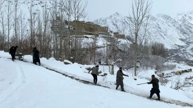 Snow, heavy rain kill 61 in three days in Afghanistan