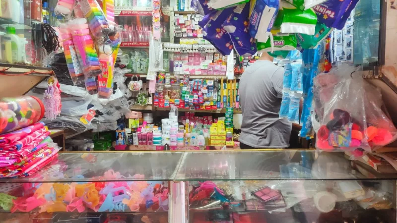 Fake cosmetics flood market, pose health hazards for children