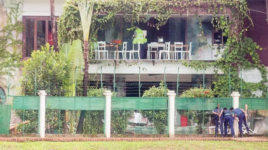 The file photo shows members of law enforcement agencies conducting investigation on the bakery premises on July 3. Dhaka Tribune/Mahmud Hossain Opu