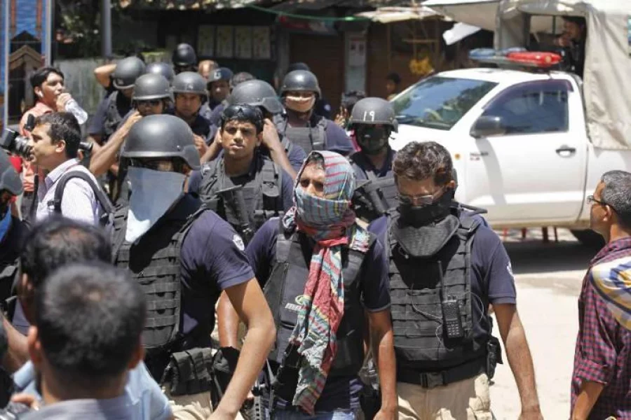 SWAT team returning after the Paikpara area raid Mahmud Hossain Opu/Dhaka Tribune 