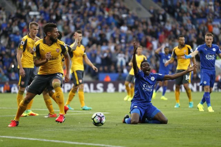 Britain Soccer Football - Leicester City v Arsenal - Premier League - King Power Stadium - 20/8/16 Leicester City's Ahmed Musa reacts after a penalty is not awarded Action Images via Reuters / John Sibley Livepic EDITORIAL USE ONLY. No use with unauthorized audio, video, data, fixture lists, club/league logos or "live" services. Online in-match use limited to 45 images, no video emulation. No use in betting, games or single club/league/player publications. Please contact your account representative for further details.