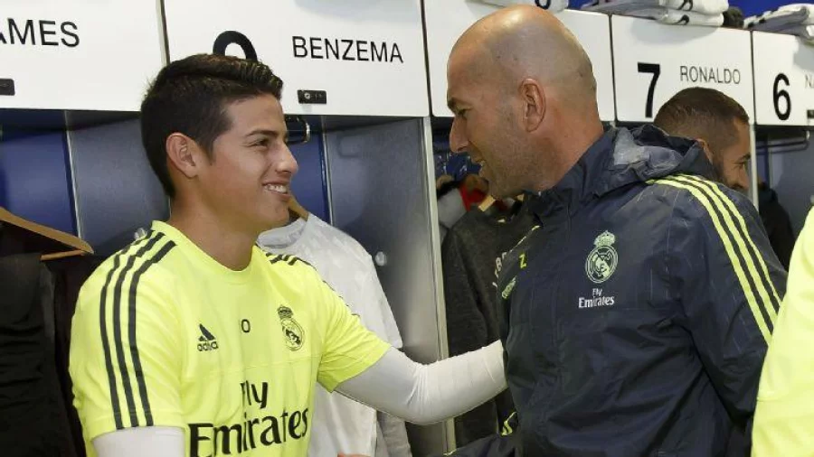 When relationship was at the peak-Zidane and Rodriguez exchanges greetings at Real dressing room COLLECTED