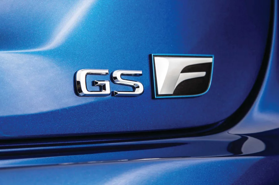 2016-Lexus-GS-F-badge3