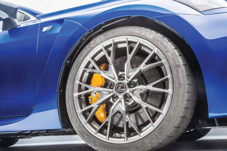 2016-Lexus-GS-F-wheels1