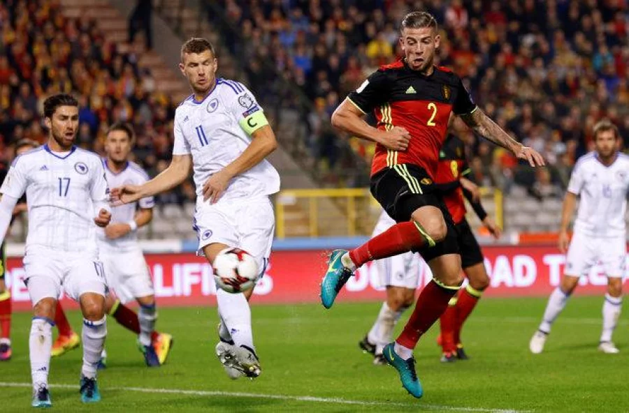 Football Soccer - Belgium v Bosnia and Herzegovina - World Cup 2018 Qualifier - King Baudouin stadium, Brussels, Belgium - 7/10/16. Belgium's Toby Alderweireld scores against Bosnia. REUTERS/Francois Lenoir
