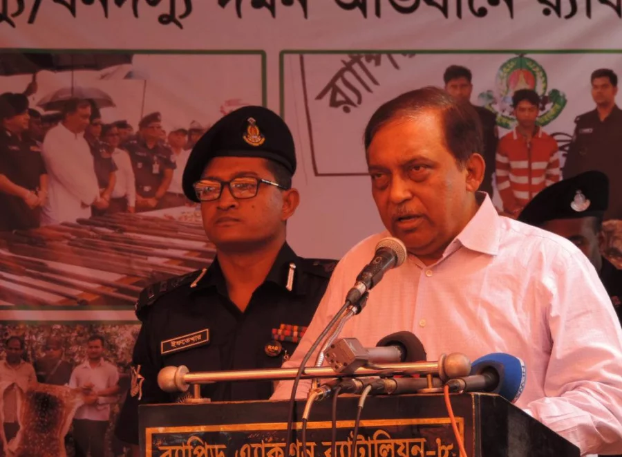 Home Minister Asaduzzaman Khan Kamal addresses a function organised at Barguna Circuit House Thursday. Photo: Dhaka Tribune