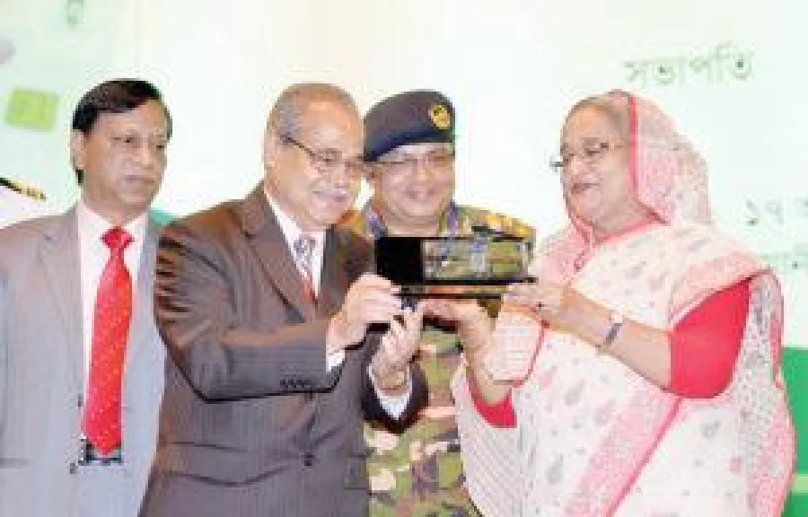 PM launches smart ID cards distribution