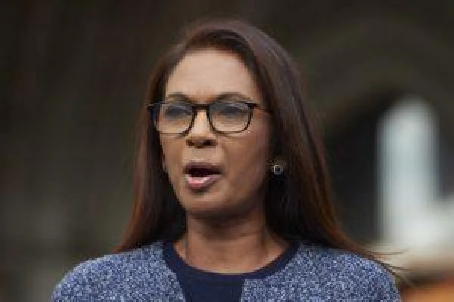Gina Miller, co-founder of investment fund SCM Private and the lead claimant in the case, reads a statement outside the High Court in central London on November 3, 2016,  / AFP PHOTO / Niklas HALLE'N