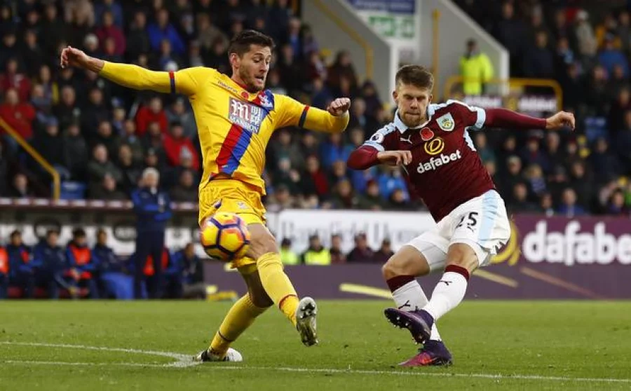 Britain Football Soccer - Burnley v  - Premier League - Turf Moor - 5/11/16 Burnley's Johann Berg Gudmundsson shoots at goal Action Images via Reuters / Jason Cairnduff Livepic EDITORIAL USE ONLY. No use with unauthorized audio, video, data, fixture lists, club/league logos or "live" services. Online in-match use limited to 45 images, no video emulation. No use in betting, games or single club/league/player publications.  Please contact your account representative for further details.