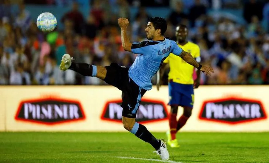 Football Soccer - Uruguay v - World Cup 2018 Qualifiers - Centenario stadium, Montevideo, Uruguay - 10/11/16. Uruguay's Luis Suarez shoots. REUTERS/Andres Stapff