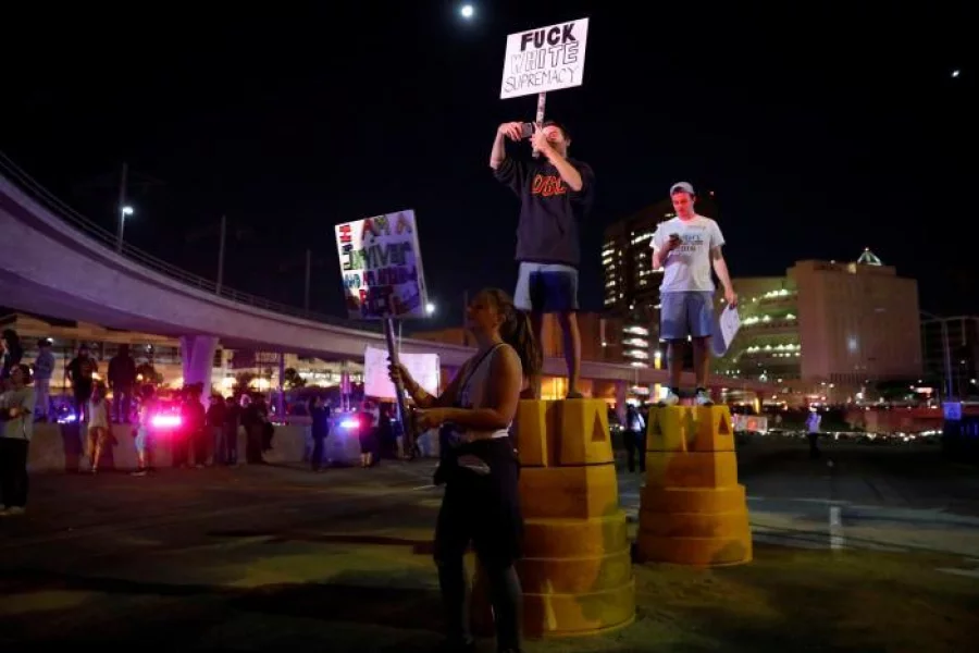 Demonstrators take over the Hollywood 101 Freeway in protest against the election of Republican Donald Trump as President of the United States in Los Angeles, California, U.S. November 9, 2016. Photo: Reuters
