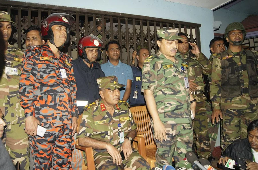 Army officials updating journalists regarding the ongoing operation at a press briefing on Saturday evening Dhaka Tribune