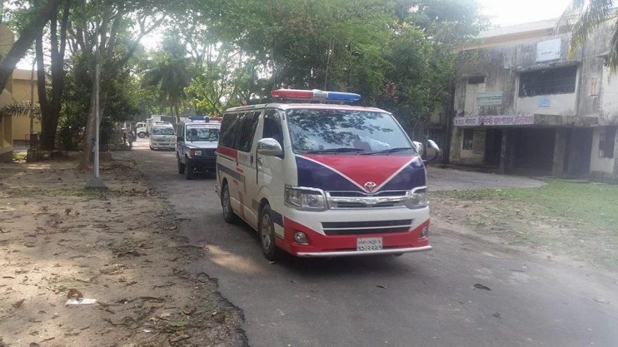 The ambulance carrying the bodies of the dead militants from the Borohat den to Moulvibazar Sadar hospital Saiful Islam/Dhaka Tribune