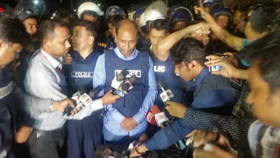 CTTC Chief Monirul Islam at a press conference near the Borohat militant hideout on Friday, March 31, 2017 Saiful Islam/Dhaka Tribune