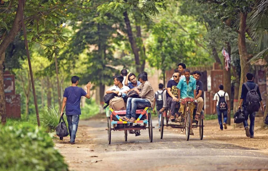 Jahangirnagar University resident students are leaving campus as the authorities asked them to vacate halls/ Rajib Dhar
