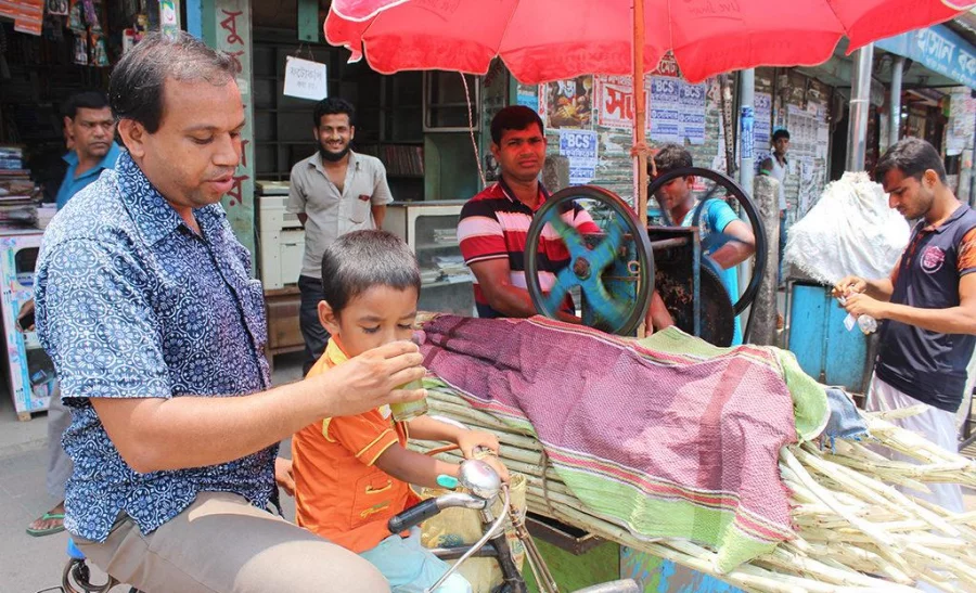 Physicians say that children and the elderly face particularly high risks of dehydration, jaundice and heatstroke during the heatwave Touhid Zaman/Dhaka Tribune