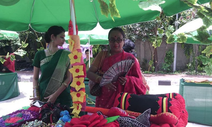 Women entrepreneurs owning business stalls and exhibiting their business DHAKA TRIBUNE 