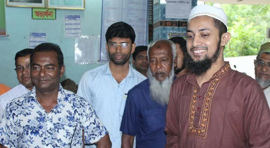 Dr Iqbal with his family members