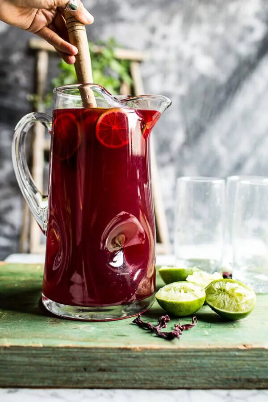 Hibiscus-lemongrass-Basil-and-Honey-Sweet-Iced-Tea-3