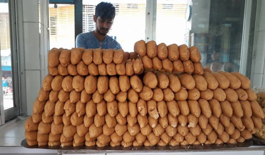 Pera Shondesh wins the hearts of customers of Naogaon and beyond Photo: Dhaka Tribune