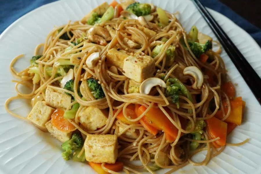 Vegetable Lo Mein 1