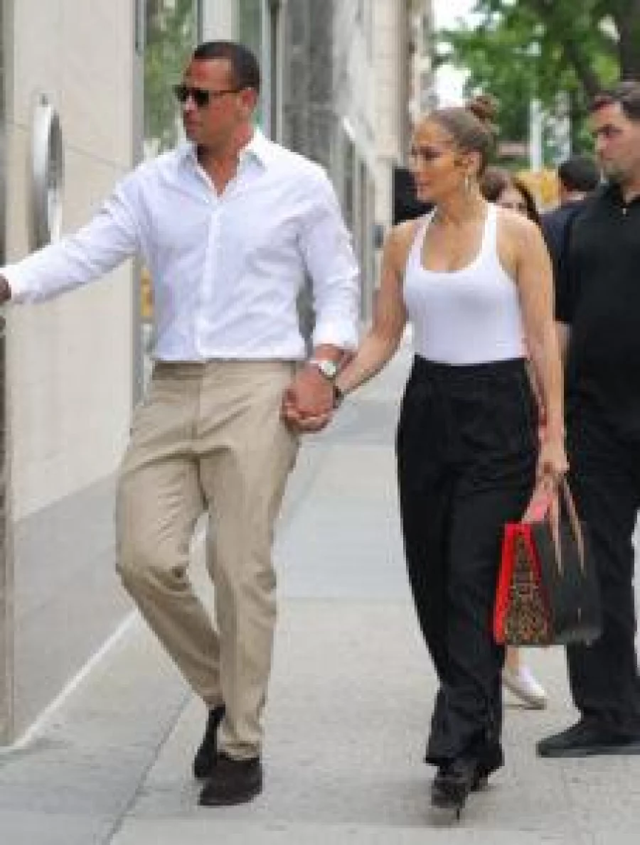 1007225-exclusive-jennifer-lopez-and-alex-rodriguez-are-spotted-