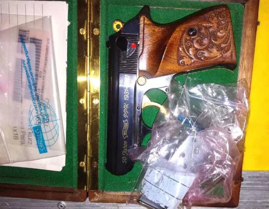 Customs intelligence alarmed at illegal arms trade, dealers disagree