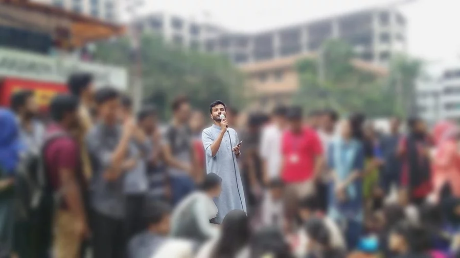 Former lecturer Farhaan Uddin Ahmed leads the BracU student protest for a third consecutive day, demanding the registrar’s apology and removal of two other officials for assaulting him on Sunday. The photo was taken on August 1 Mahadi Al Hasnat