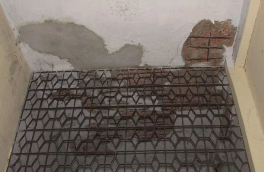 Cracks appeared on the roof of Jessore General Hospital's ground floor in late June Tauhid-uz-Zaman/Dhaka Tribune
