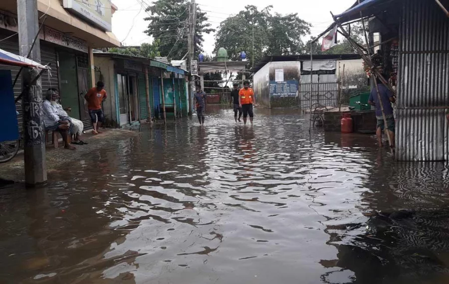 Major rivers still flowing above danger level, BWDB warns of more floods