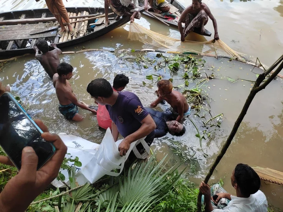 Boat Capsize Leaves Two Dead In Gazipur 8905