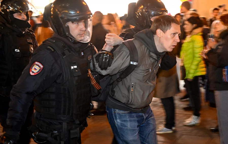 Report: Over 1,300 arrests in Russia anti-mobilization protests