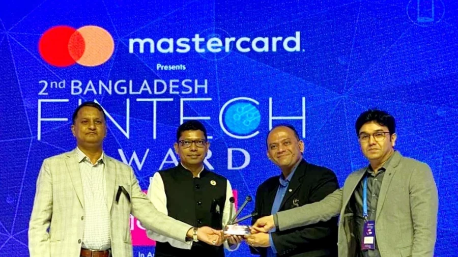 IFIC Bank wins at Bangladesh Fintech Award 2023