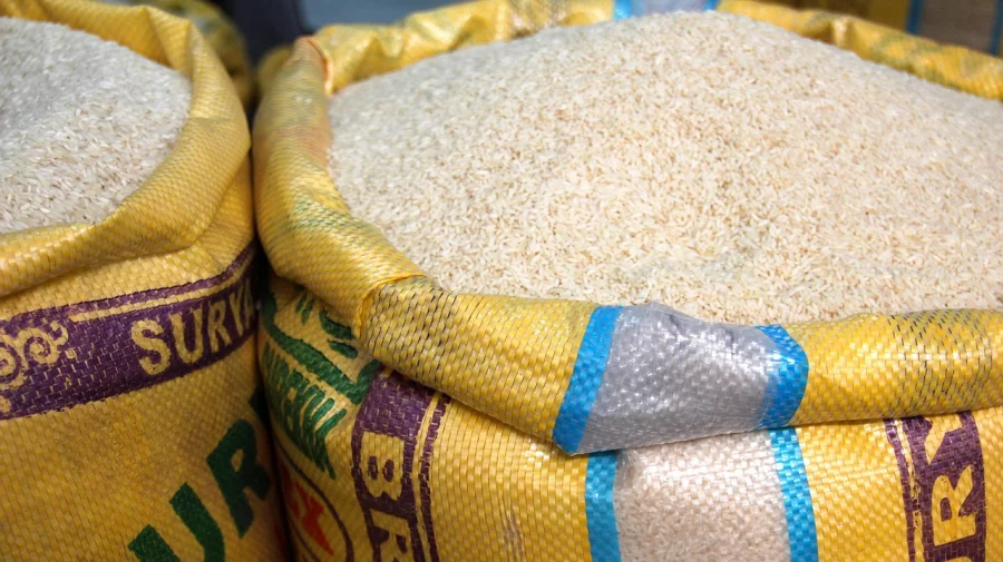 Low‑cost rice import triggers safety debate Low‑cost rice import triggers safety debate